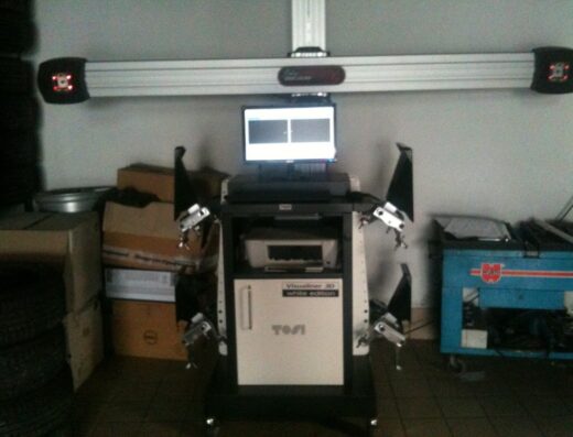 Attrezzatura per l'assetto ruote Visualiner 3D White Edition di Tecnogomma di Nencioni Mauro, per la manutenzione di pneumatici e moto