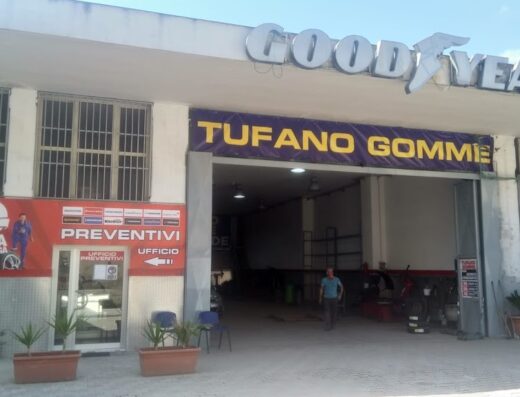 Tufano Gomme: negozio di pneumatici e servizi per auto e moto, con insegne Goodyear e Apollo. Preventivi e offerte speciali.
