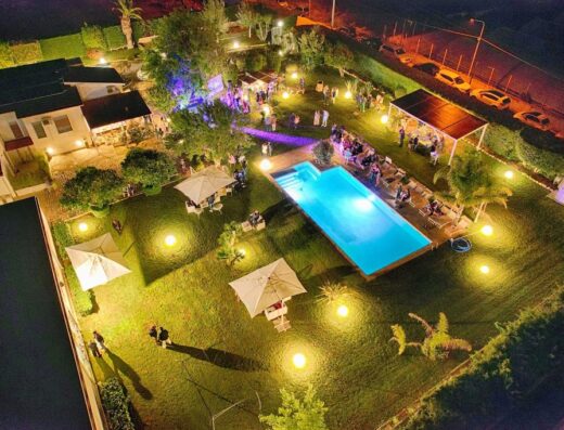 Villa Savarino B&B a Vittoria #Piscina con Idromassaggio #Campo da Tennis #Zona Barbeque #Solarium #Centro Eventi