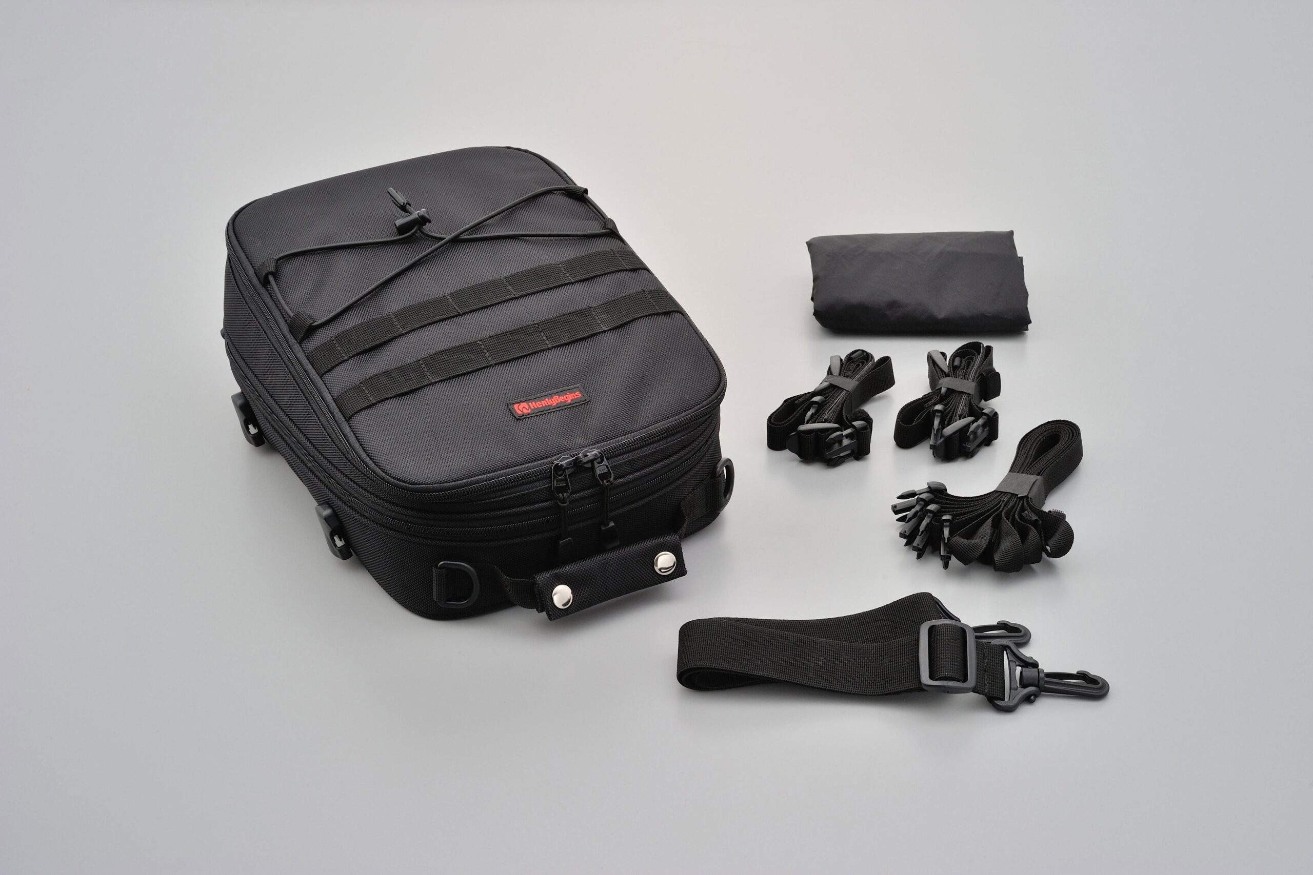 Borsa da sella "HENLYBEGINS" DH-722/A4 , 7-12 lt - Nero Daytona - Qual 1 Borsa da sella "HENLYBEGINS" DH-722/A4 , 7-12 lt - Nero Daytona - Qual
