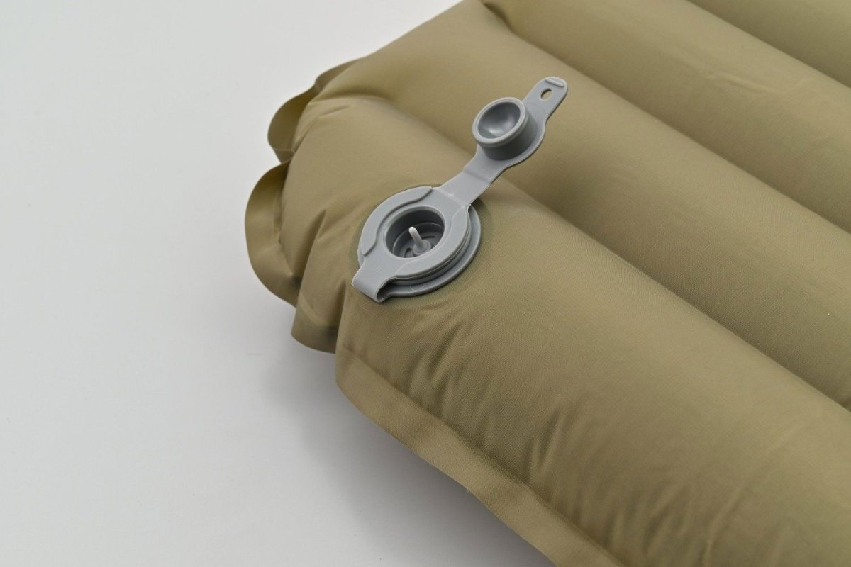 Daytona Tappetino Gonfiabile con Cuscino Staccabile Verde Militare 53x 2 Daytona Tappetino Gonfiabile con Cuscino Staccabile Verde Militare 53x - immagine 2