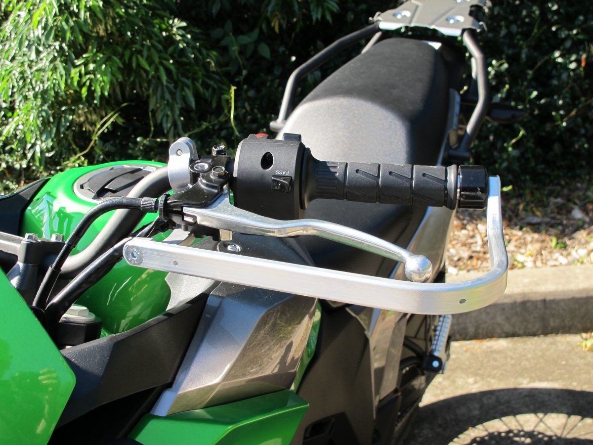 Kit montaggio paramani - due punti di fissaggio: KAWASAKI KLE 250/300 2 Kit montaggio paramani - due punti di fissaggio: KAWASAKI KLE 250/300 - immagine 2