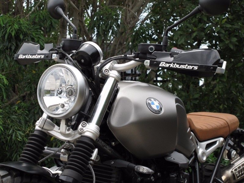 Kit montaggio paramani - due punti di fissaggio neri per BMW R nineT S 1 Kit montaggio paramani - due punti di fissaggio neri per BMW R nineT S