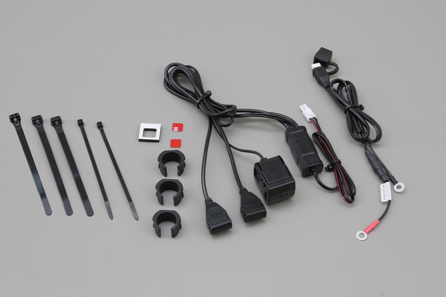 Kit presa USB a manubrio + accendisigaro Daytona - Qualità Professiona 1 Kit presa USB a manubrio + accendisigaro Daytona - Qualità Professiona