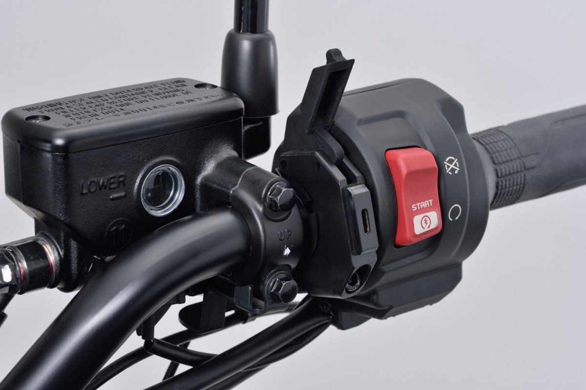 Kit presa USB a manubrio sottile, 1 porta TIPO C Daytona - Qualità Pro 3 Kit presa USB a manubrio sottile, 1 porta TIPO C Daytona - Qualità Pro - immagine 3