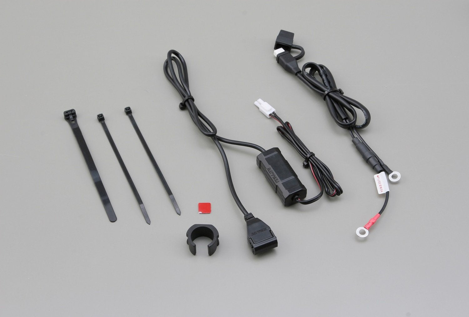 Kit presa USB a manubrio Daytona - Qualità Professionale 1 Kit presa USB a manubrio Daytona - Qualità Professionale