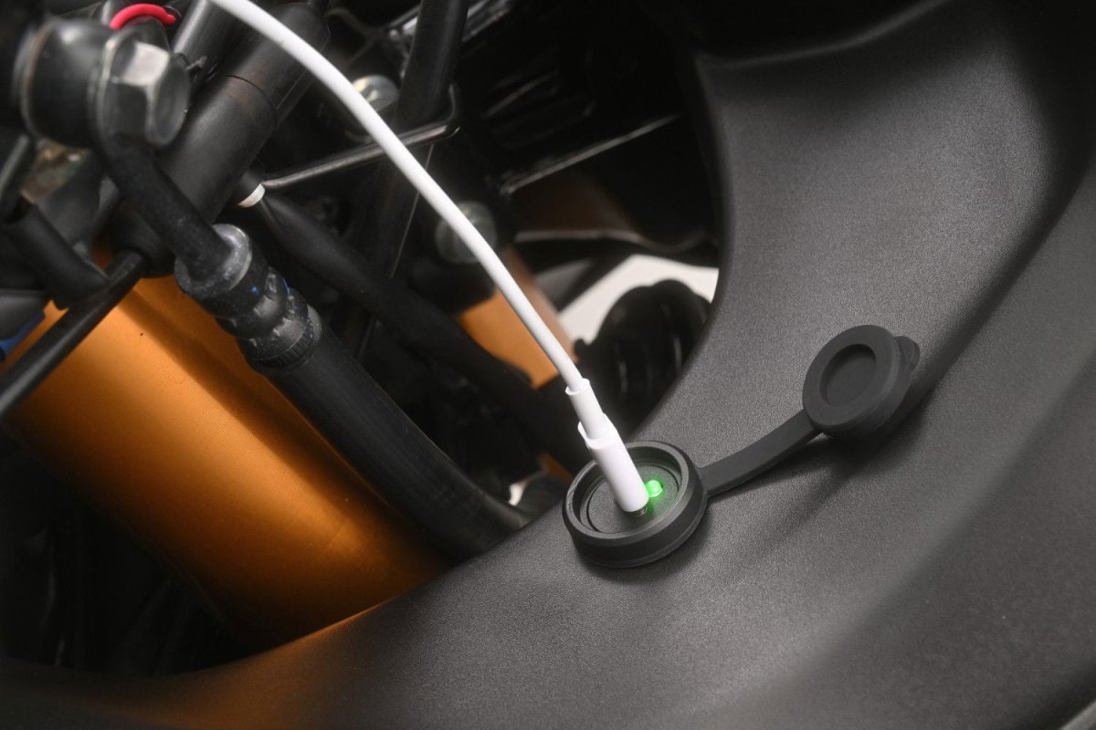 Kit presa USB-C montaggio a carena, omologazione CE Daytona - Qualità 6 Kit presa USB-C montaggio a carena, omologazione CE Daytona - Qualità - immagine 6