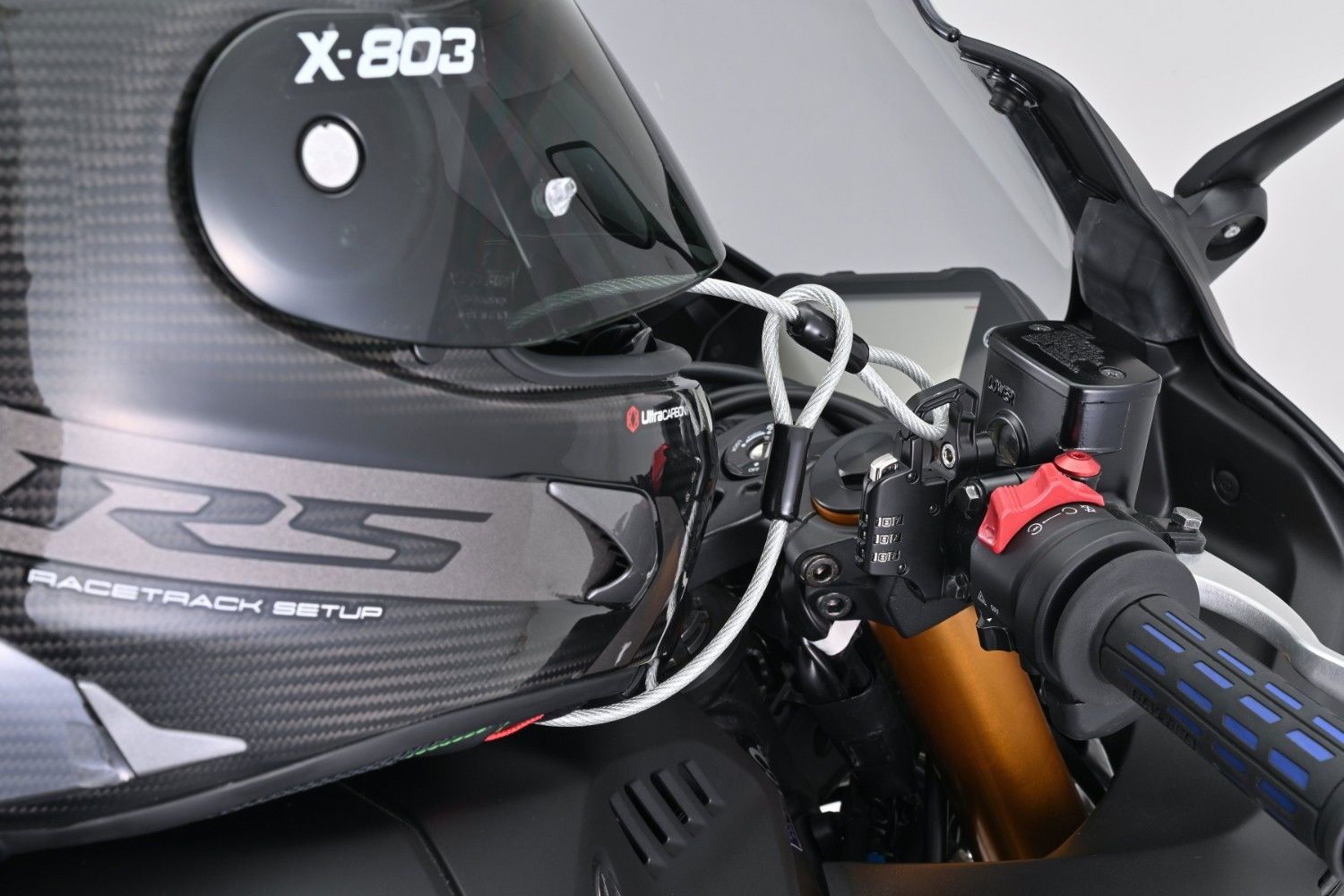 Lucchetto Slim con Cavo e Combinazione per Casco – Daytona 81687 Dayto 1 Lucchetto Slim con Cavo e Combinazione per Casco – Daytona 81687 Dayto