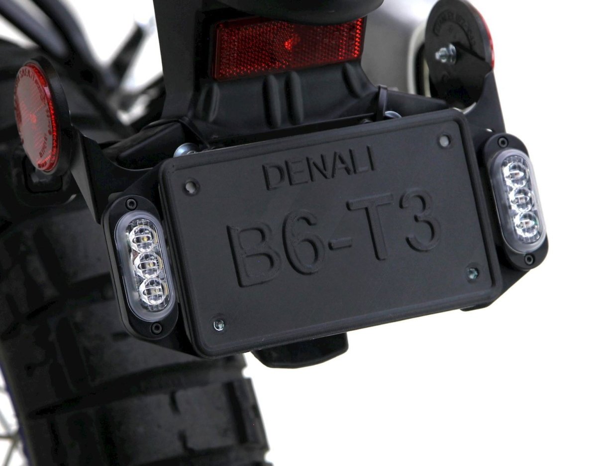 Placchette portatarga per indicatori di direzione T3 DENALI - Sicurezz 2 Placchette portatarga per indicatori di direzione T3 DENALI - Sicurezz - immagine 2