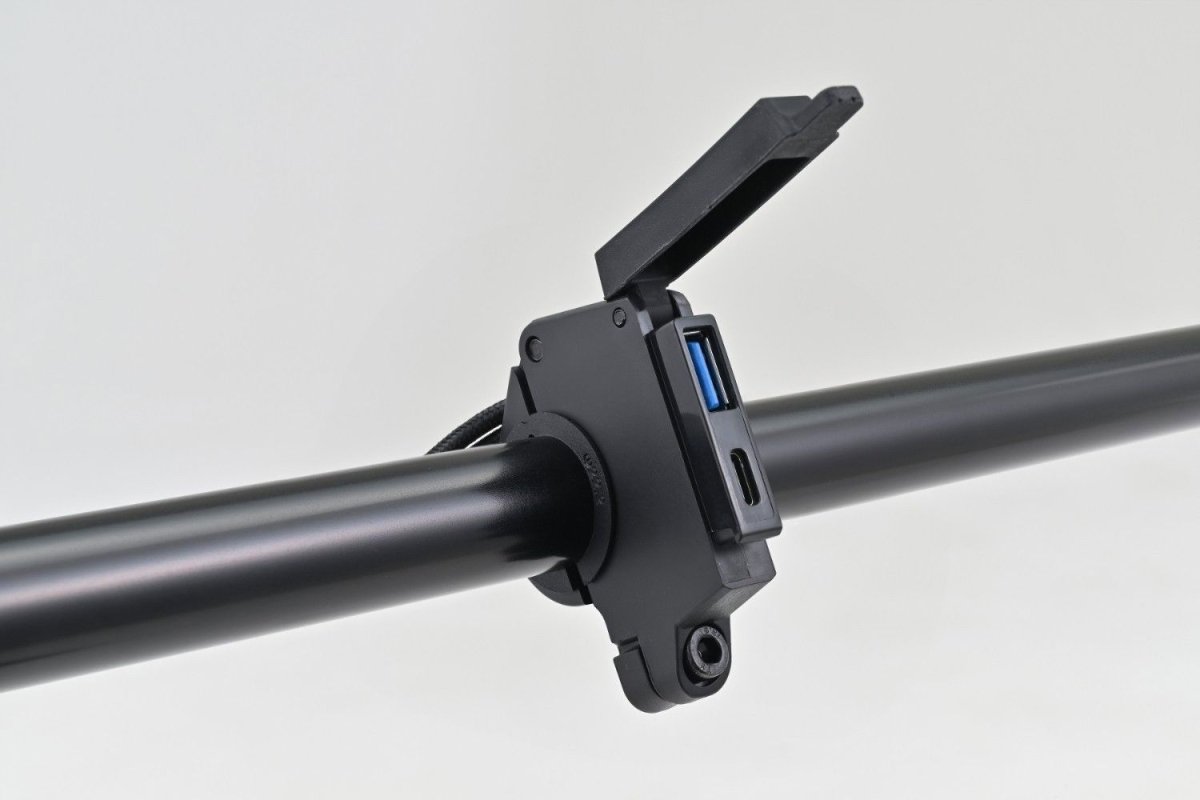 Presa USB da Manubrio Slim-Mount Daytona 81323 – USB-A & USB-C Daytona 7 Presa USB da Manubrio Slim-Mount Daytona 81323 – USB-A & USB-C Daytona - immagine 7