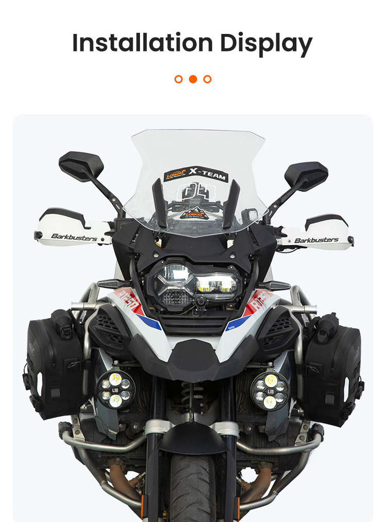 BMW R 1250 GS vista frontale con borse gonfiabili moto LOBOO BHGB05T montate sulle barre paramotore